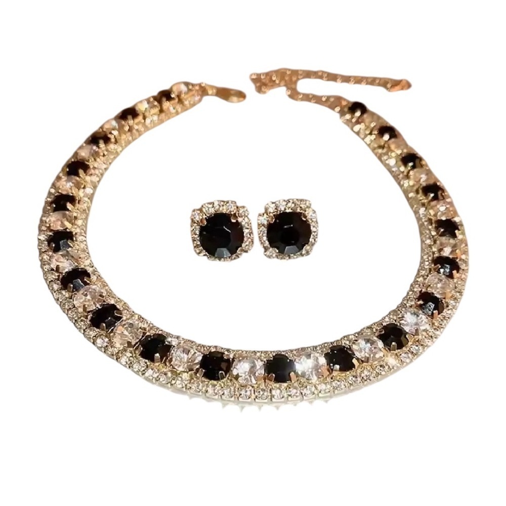 Elegant Black and Gold Jewelry Set